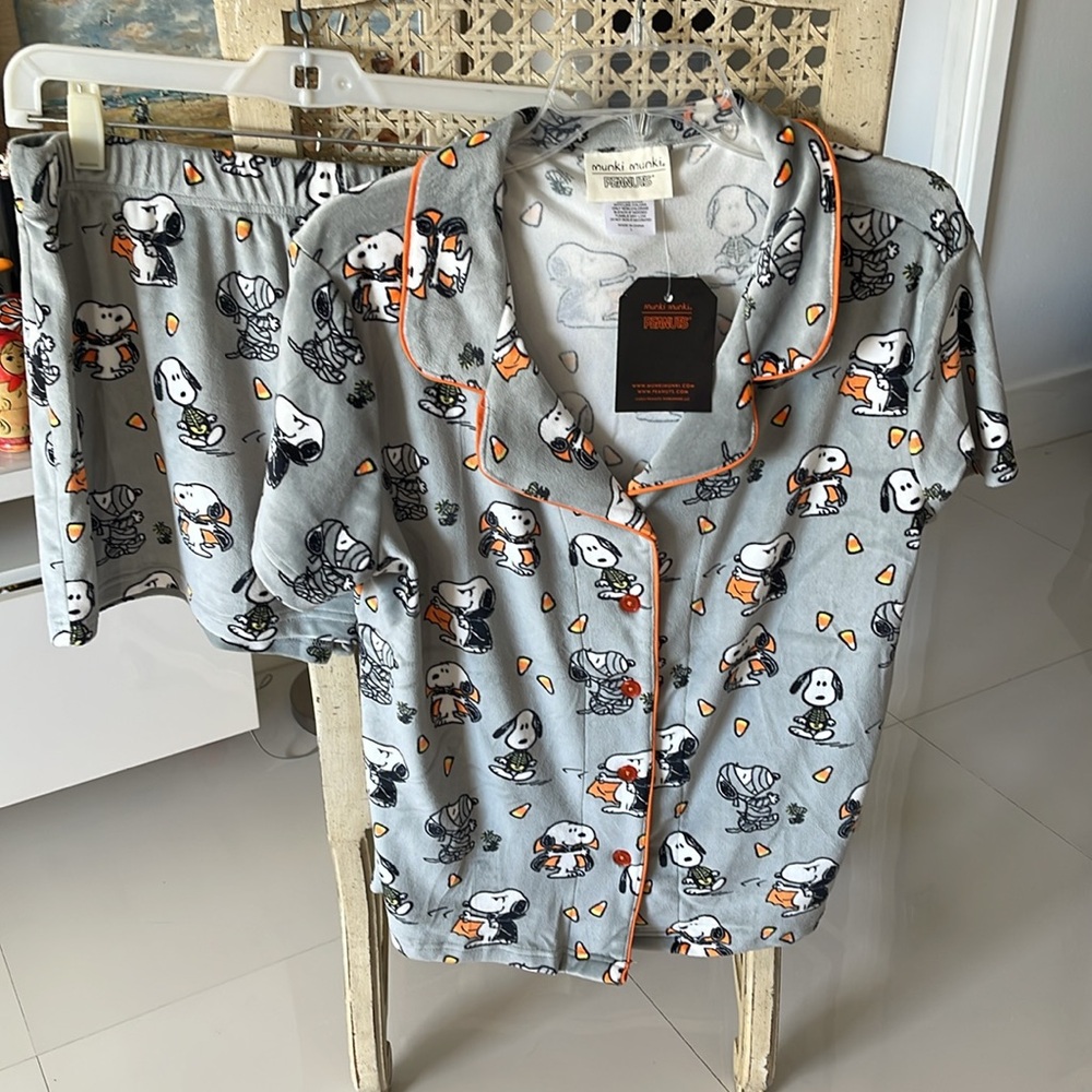 Munki Munki Halloween Peanuts Snoopy &!Woodstock Loungewear/PJ Short Set - Picture 5 of 5